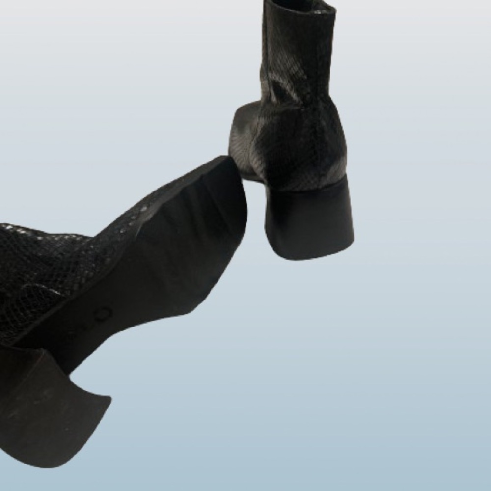 Black Leather Snakeskin Patterned, Square Toed, A… - image 5